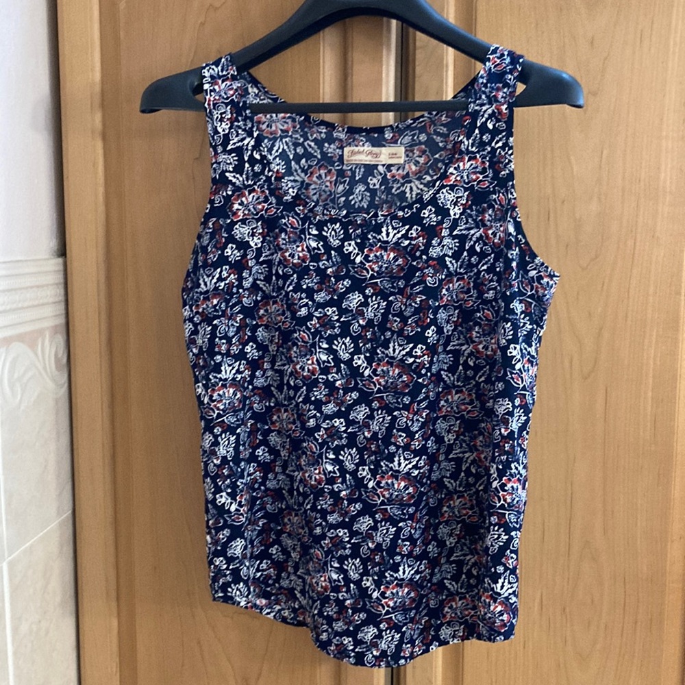 Red, white, and blue floral size Small or 4/6 Faded Glory